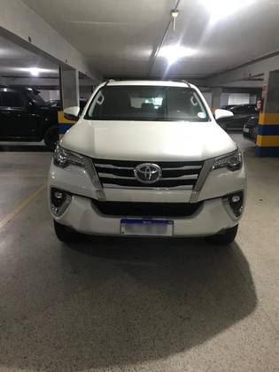 TOYOTA HILUX SW4 2.8 SRX DIAMOND 4X4 7 LUGARES 16V TURBO INTERCOOLER DIESEL 4P AUTOMÁTICO